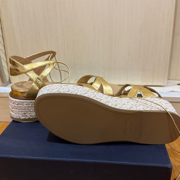 Sergio Rossi Gold Platform Sandals - Picture 2 of 5
